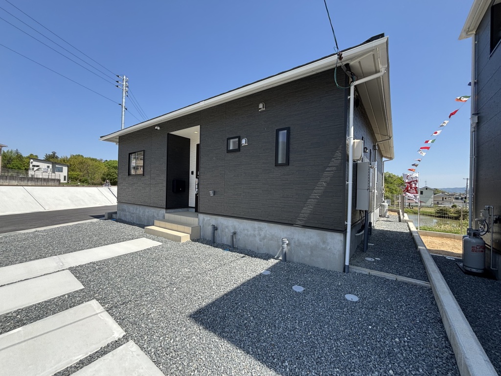 【新築】東広島市八本松飯田4丁目　No.3